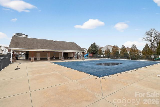 15531 Lakepoint Forest Drive, Charlotte, NC 28278