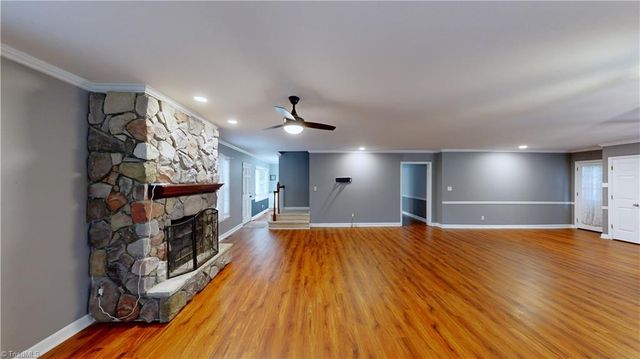 905 Old Winston Road, High Point, NC 27265