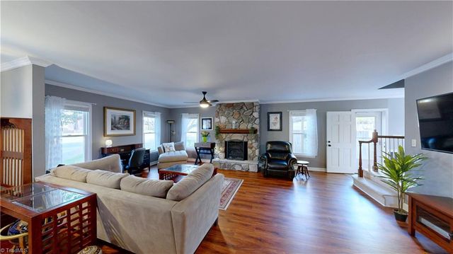 905 Old Winston Road, High Point, NC 27265