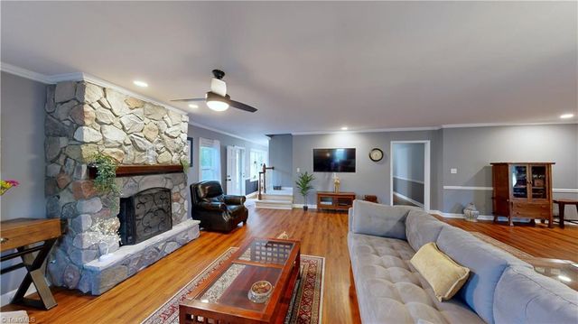 905 Old Winston Road, High Point, NC 27265