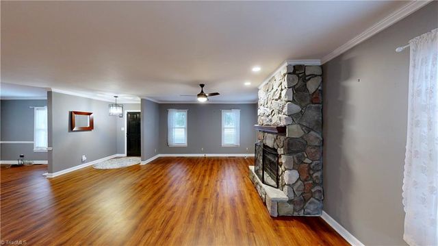 905 Old Winston Road, High Point, NC 27265