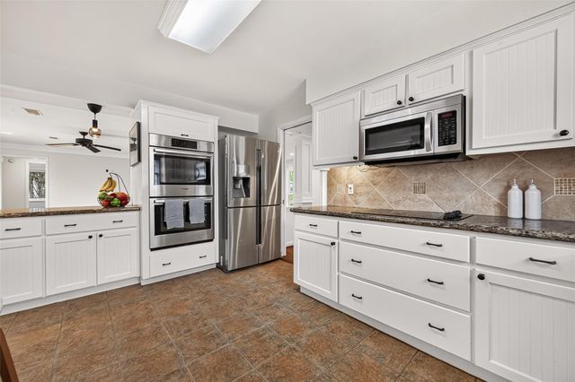 5810 Creekbend Drive, Houston, TX 77096