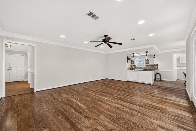 5810 Creekbend Drive, Houston, TX 77096
