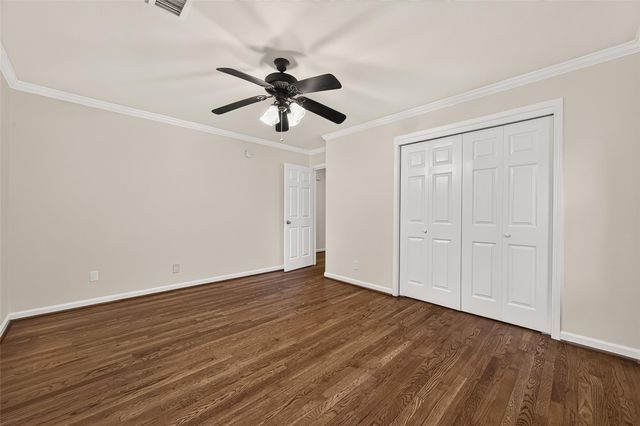 5810 Creekbend Drive, Houston, TX 77096
