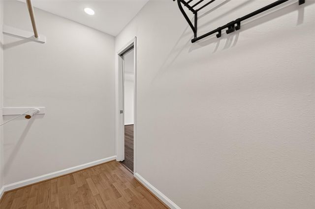 5810 Creekbend Drive, Houston, TX 77096