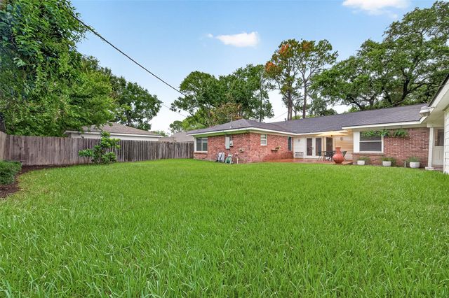 5810 Creekbend Drive, Houston, TX 77096