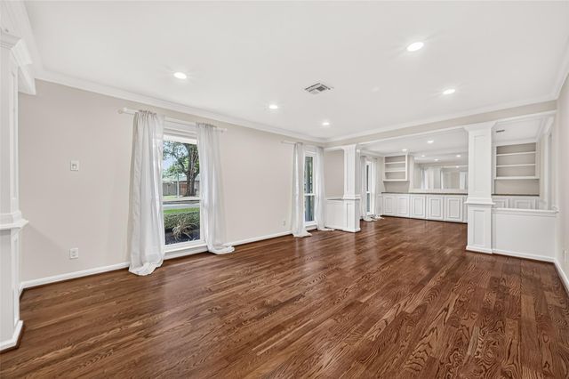 5810 Creekbend Drive, Houston, TX 77096