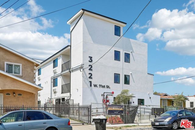 3221 W 71st Street, Los Angeles, CA 90043
