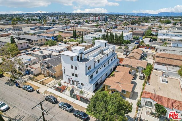 3221 W 71st Street, Los Angeles, CA 90043