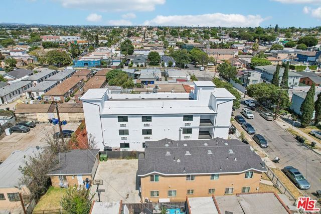 3221 W 71st Street, Los Angeles, CA 90043