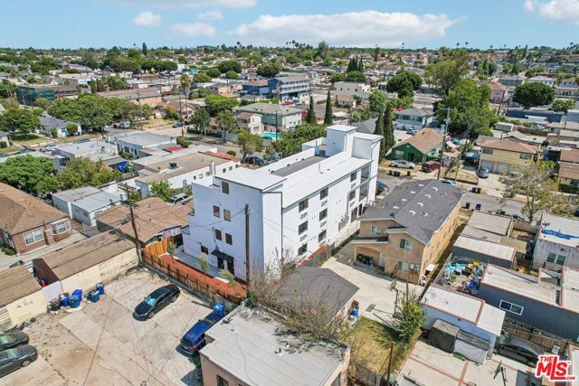 3221 W 71st Street, Los Angeles, CA 90043
