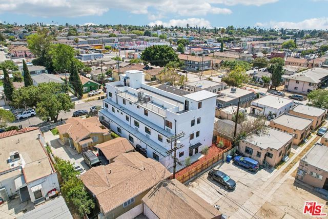 3221 W 71st Street, Los Angeles, CA 90043