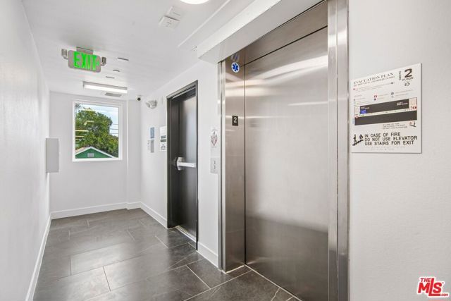 3221 W 71st Street, Los Angeles, CA 90043