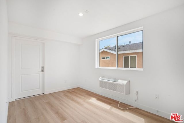 3221 W 71st Street, Los Angeles, CA 90043