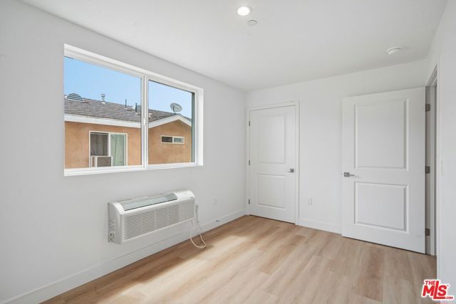 3221 W 71st Street, Los Angeles, CA 90043