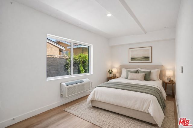 3221 W 71st Street, Los Angeles, CA 90043