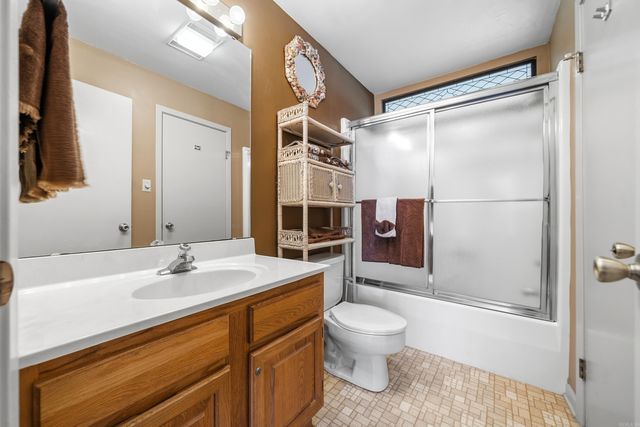 270 Lake Hamilton Drive, Hot Springs, AR 71913