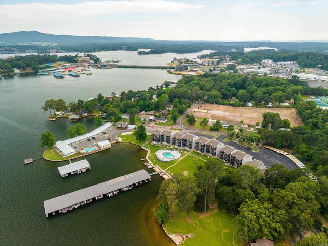 270 Lake Hamilton Drive, Hot Springs, AR 71913