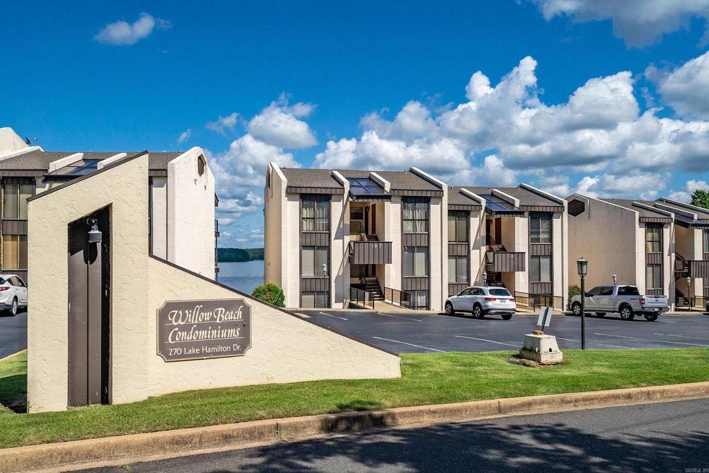 270 Lake Hamilton Drive, Hot Springs, AR 71913