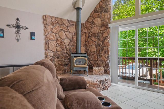 24045 Woodfern Dr, Pioneer, CA 95666