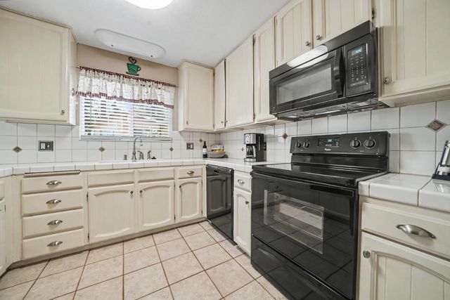 24045 Woodfern Dr, Pioneer, CA 95666