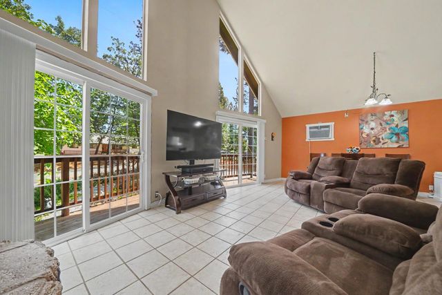 24045 Woodfern Dr, Pioneer, CA 95666