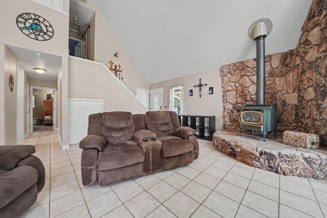 24045 Woodfern Dr, Pioneer, CA 95666