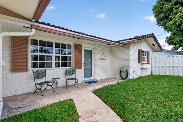 535 NE 8th Avenue, Deerfield Beach, FL 33441