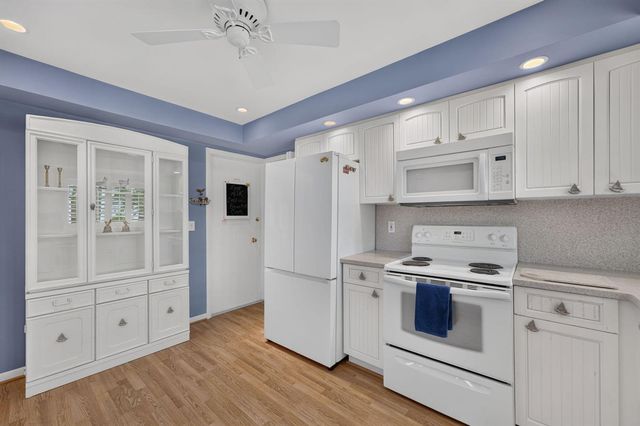 535 NE 8th Avenue, Deerfield Beach, FL 33441