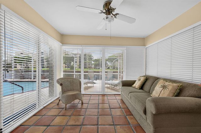 535 NE 8th Avenue, Deerfield Beach, FL 33441