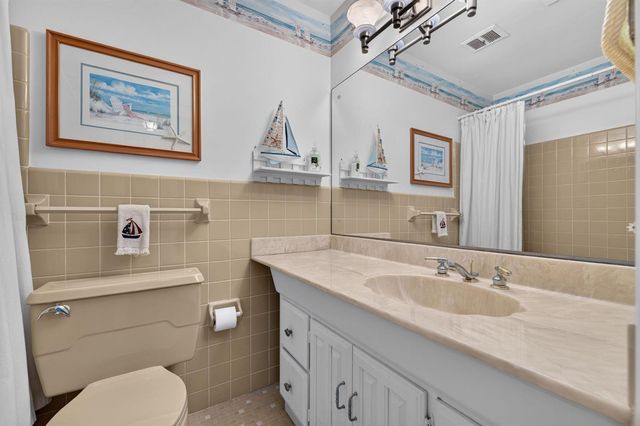 535 NE 8th Avenue, Deerfield Beach, FL 33441