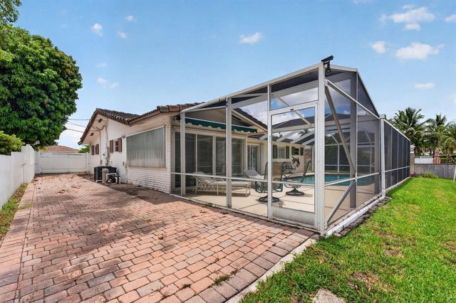 535 NE 8th Avenue, Deerfield Beach, FL 33441