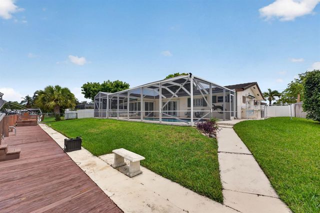 535 NE 8th Avenue, Deerfield Beach, FL 33441