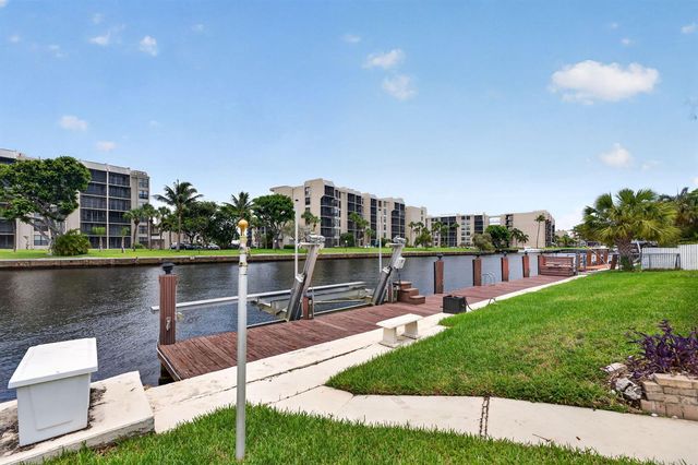 535 NE 8th Avenue, Deerfield Beach, FL 33441
