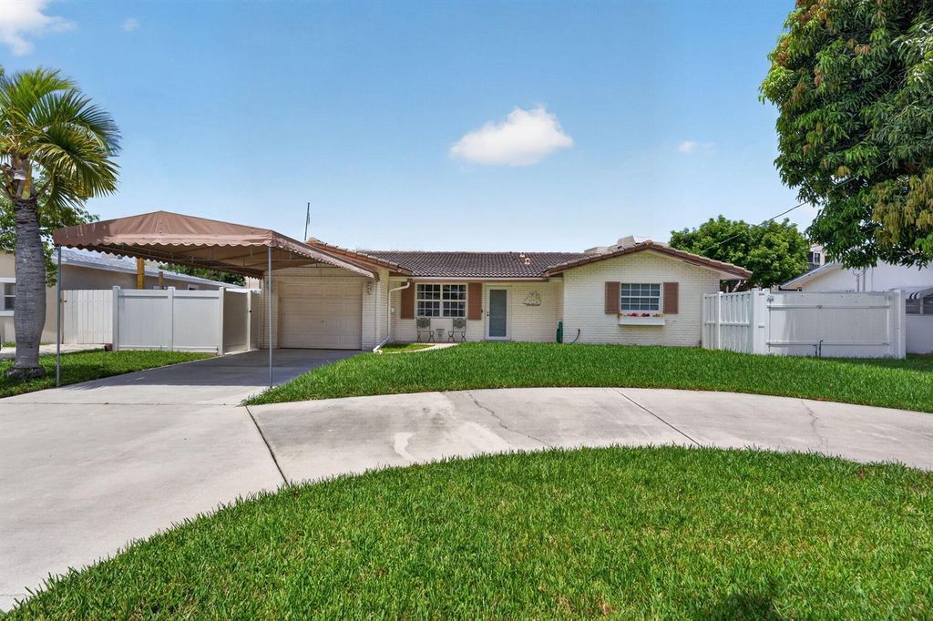 535 NE 8th Avenue, Deerfield Beach, FL 33441