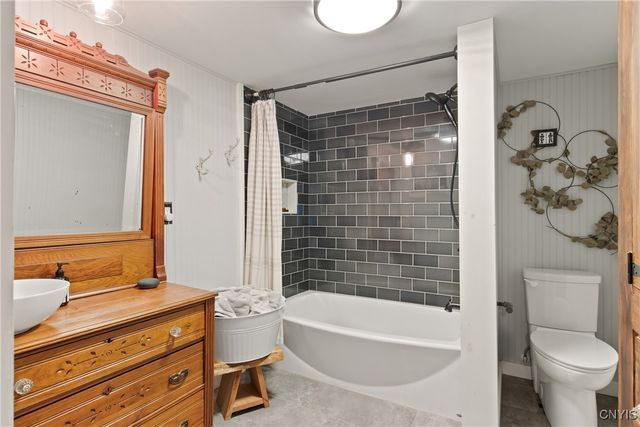 4384 Cedarvale Road, Onondaga, NY 13215