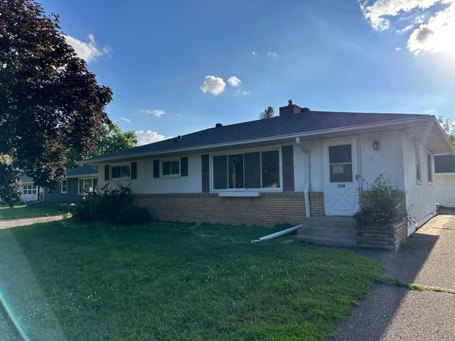 2739 Chippewa Avenue, North Saint Paul, MN 55109