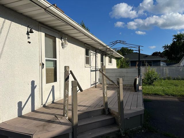 2739 Chippewa Avenue, North Saint Paul, MN 55109