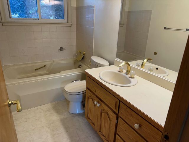 2739 Chippewa Avenue, North Saint Paul, MN 55109