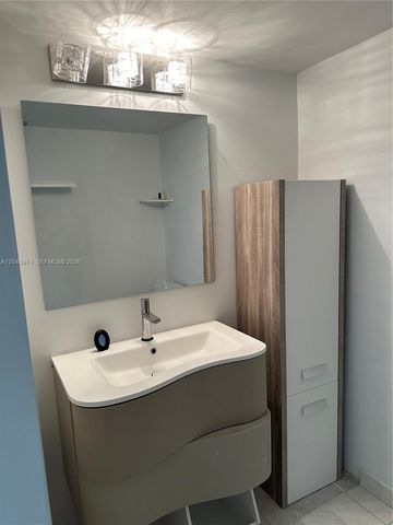 600 Three Islands Boulevard 1113, Hallandale Beach, FL 33009