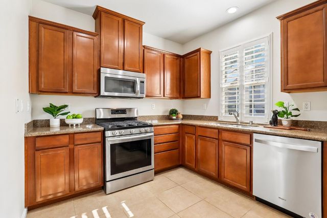 9039 Crescenda Ln, Orangevale, CA 95662