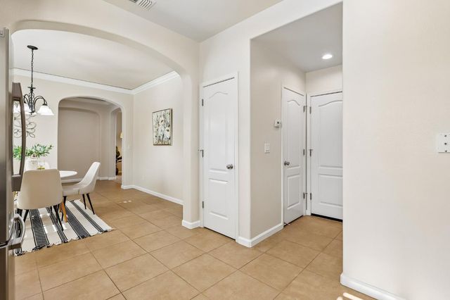 9039 Crescenda Ln, Orangevale, CA 95662