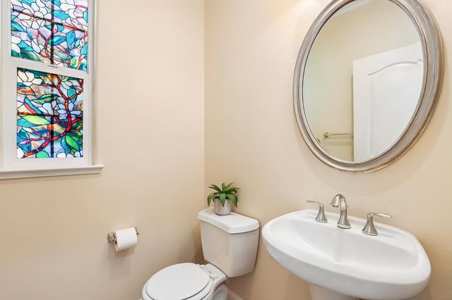 9039 Crescenda Ln, Orangevale, CA 95662