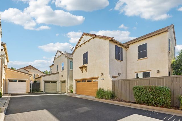 9039 Crescenda Ln, Orangevale, CA 95662