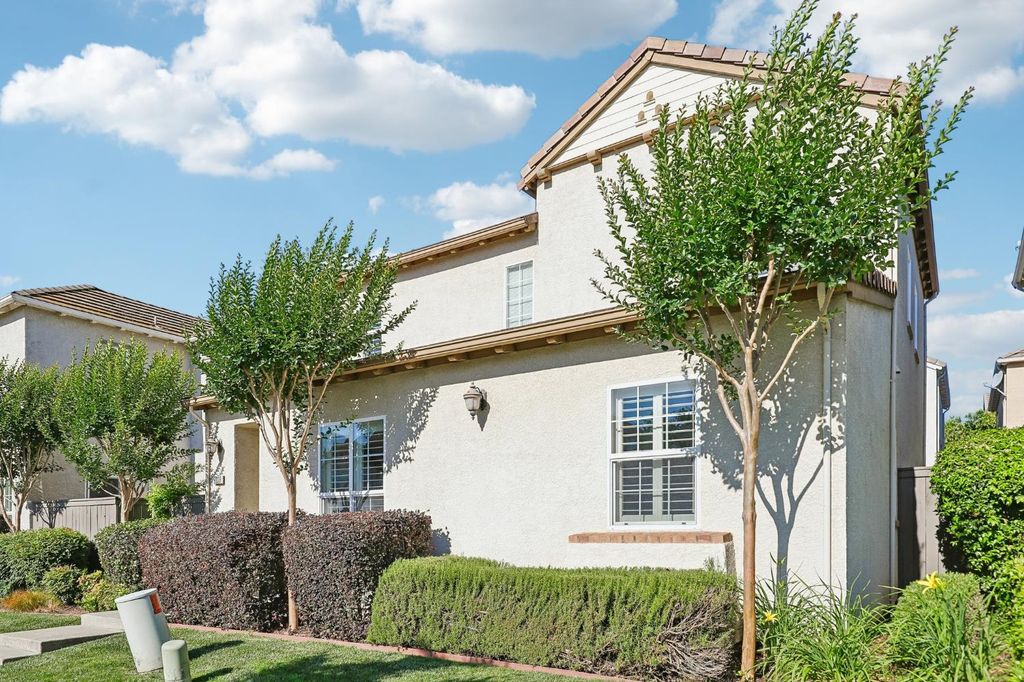 9039 Crescenda Ln, Orangevale, CA 95662