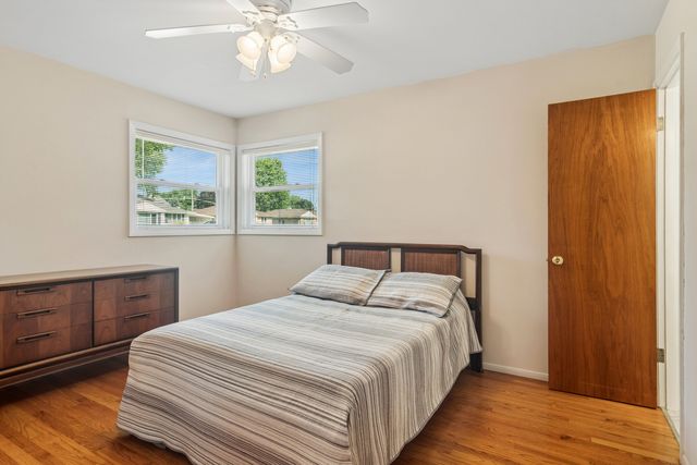 1145 S Haddow Avenue, Arlington Heights, IL 60005