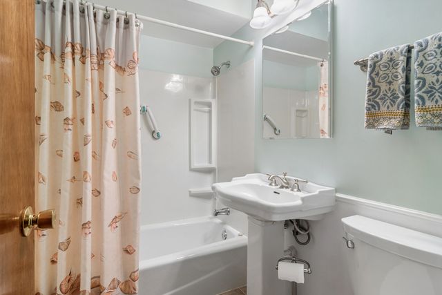 1145 S Haddow Avenue, Arlington Heights, IL 60005