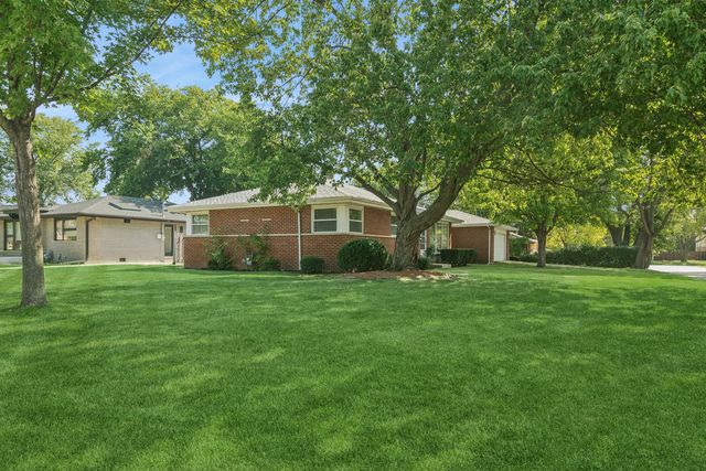 1145 S Haddow Avenue, Arlington Heights, IL 60005