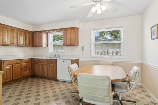 1145 S Haddow Avenue, Arlington Heights, IL 60005