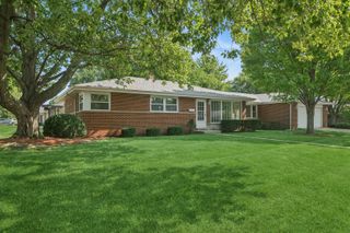 1145 S Haddow Avenue, Arlington Heights, IL 60005